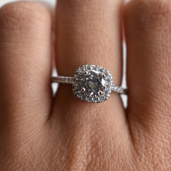 HOST PICK💫 Silver  ring - Picture 2 of 6